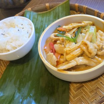 Inaroy - Chicken with coconut milk - Thai Near Me - Richmond Hill, Ontario Inaroy - Chicken with coconut milk - Thai Near Me - Richmond Hill, Ontario