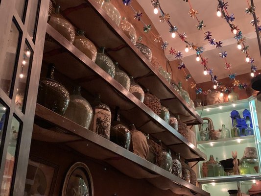 Los Amantes Mezcalería by null