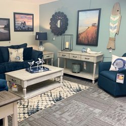 Hennick's Furniture & Sleep Center