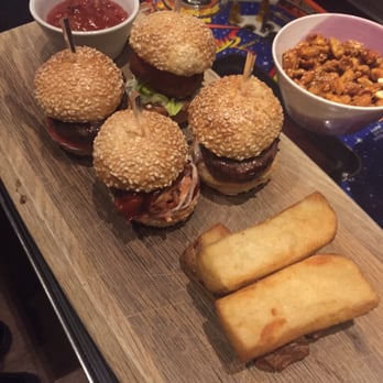 Refuel Bar & Restaurant - Pulled pork, beef and fishsliders - Bars Near Me - London, XGL Refuel Bar & Restaurant - Pulled pork, beef and fishsliders - Bars Near Me - London, XGL