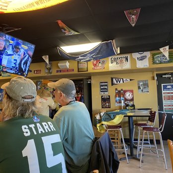 Landsharks Pizza - Inside - Pizza Near Me - Niceville, Florida Landsharks Pizza - Inside - Pizza Near Me - Niceville, Florida