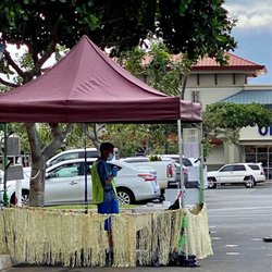 Kahului Swap Meet - Entry to Swap Meet.