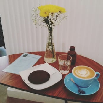 Coffee Profilers - Cafe Latte + Cookie - Cafes Near Me - Berlin, BE Coffee Profilers - Cafe Latte + Cookie - Cafes Near Me - Berlin, BE