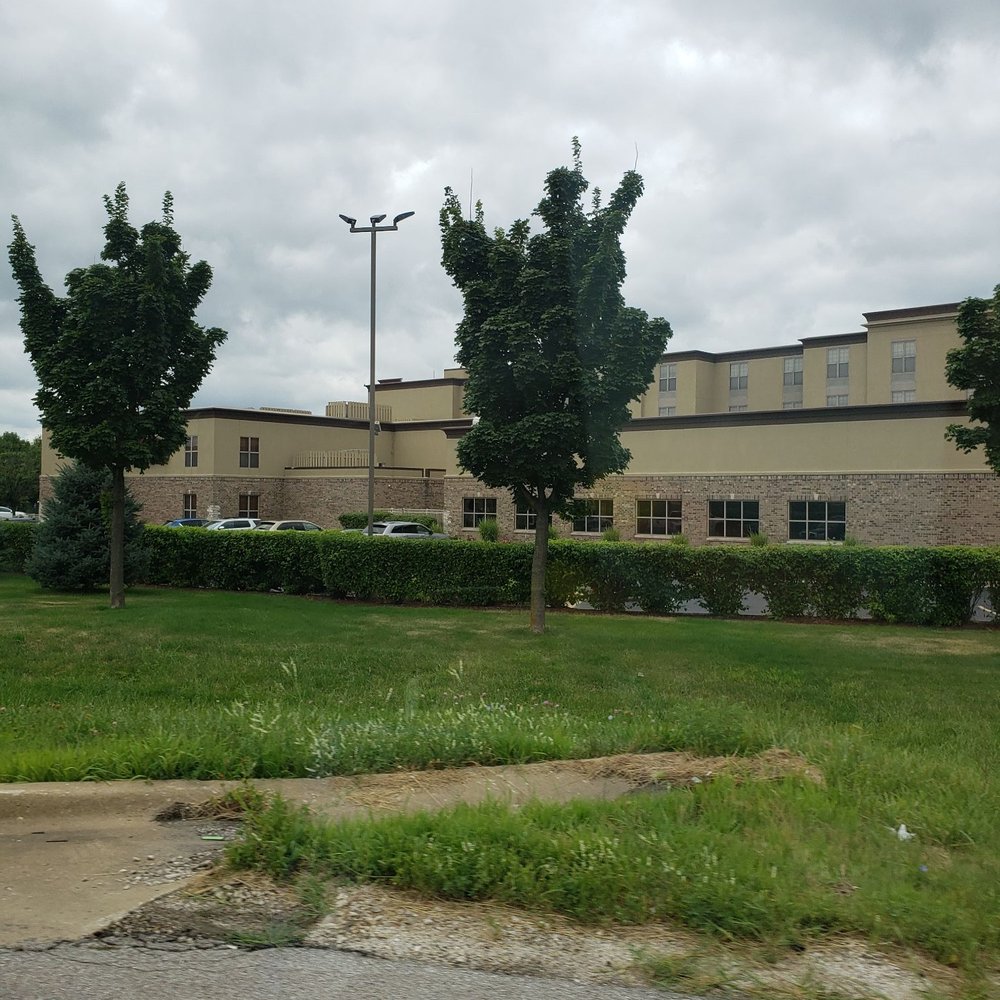 Hampton Inn & Suites Chicago/Aurora - Hotels Near Me - Aurora, Illinois