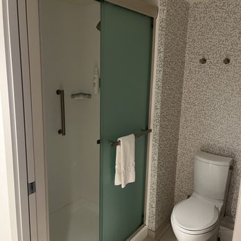 Home2 Suites by Hilton Williston Burlington, VT - Bathroom - Hotels Near Me - Williston, Vermont Home2 Suites by Hilton Williston Burlington, VT - Bathroom - Hotels Near Me - Williston, Vermont