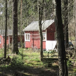 Kivinokka - Kivinokan mökkikylä on kuin menninkäisten satumaailma.