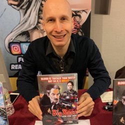 Masterpiece Art School - Showing off my graphic novel!