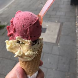 Gelateria Profeta - Cookies und Brombeere