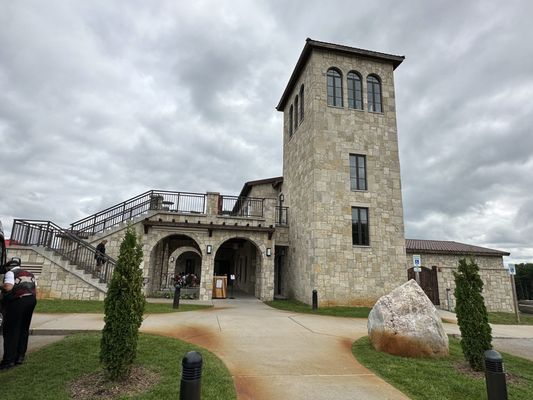 Mari Vineyards by null