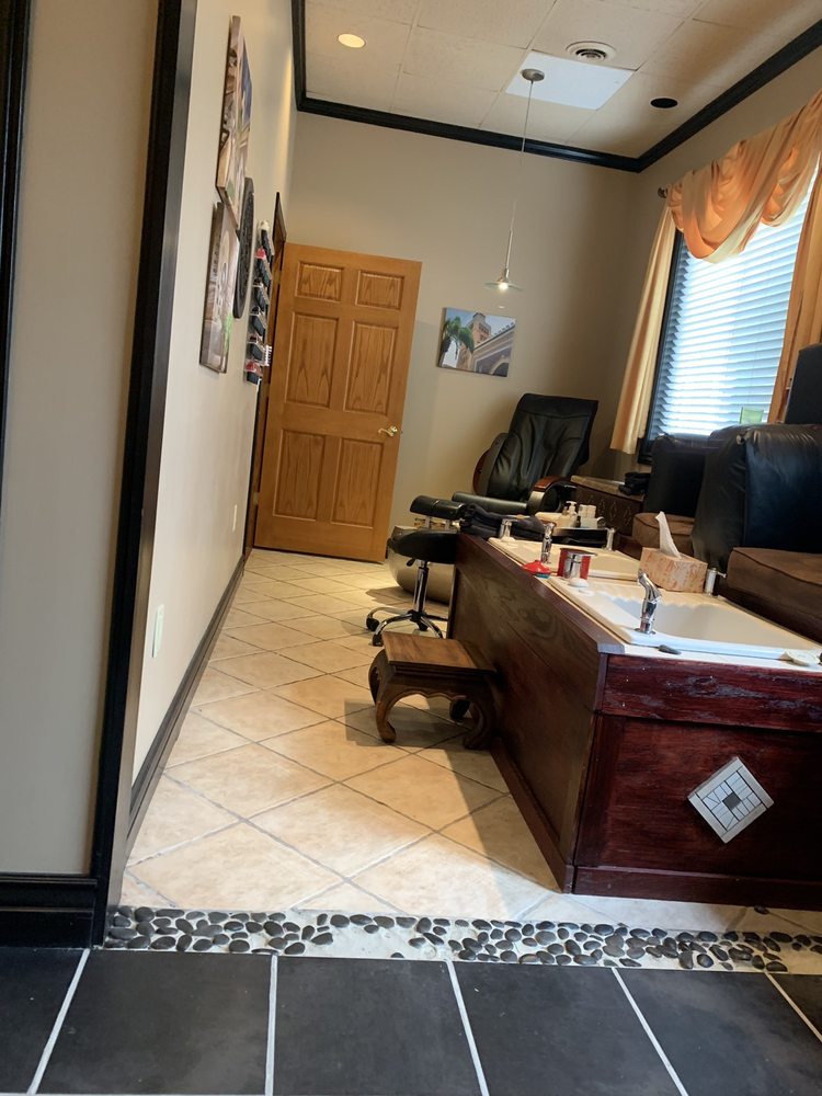 A DAY AWAY SPA 305 1/2 Bard St, Port Huron, Michigan Nail Salons