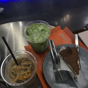 Cafe Upper - tiramisu, strawberry matcha - Cafes Near Me - Los Angeles, California Cafe Upper - tiramisu, strawberry matcha - Cafes Near Me - Los Angeles, California
