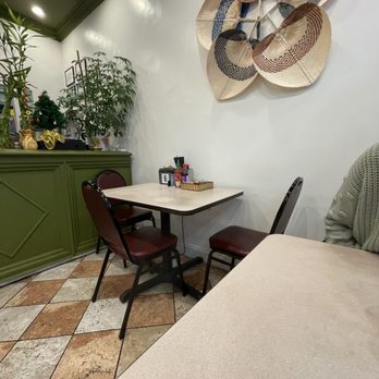 Dieu Huong - Inside - Vietnamese Near Me - Falls Church, Virginia