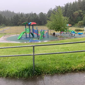 Shoreview Park - Heading up the walkway between the unfenced baseball field and the soccer field. - Parks Near Me - Seattle, Washington
