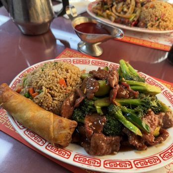 Wonderful Chinese Restaurant - Combination plate - Chinese Near Me - Citrus Heights, California Wonderful Chinese Restaurant - Combination plate - Chinese Near Me - Citrus Heights, California