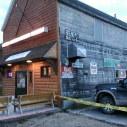 De Tour Village Inn - Building explains itself, waterfront life in Michigan