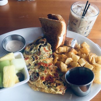 Daily Dose Old Town Bar & Grill - Veggie Omelet - Breakfast & Brunch Near Me - Scottsdale, Arizona