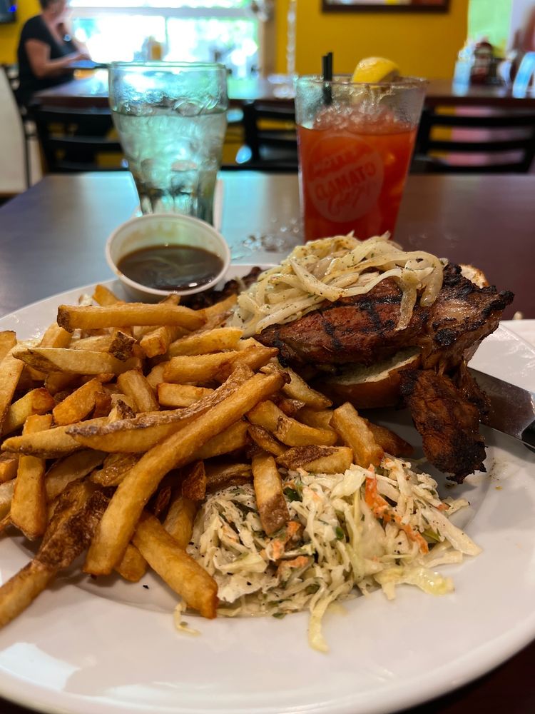 IRON SKILLET Updated May 2024 14 Photos 1531 Mosley St, Wasaga