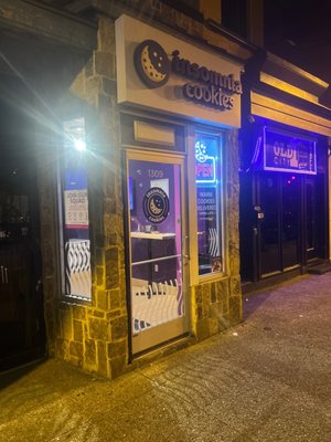 Insomnia Cookies by null