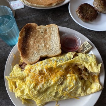 Keys Cafe & Bakery - Buttermilk Pancakes - One Cake Farmers' Omelet Meat Choices - Bakeries Near Me - Roseville, Minnesota Keys Cafe & Bakery - Buttermilk Pancakes - One Cake Farmers' Omelet Meat Choices - Bakeries Near Me - Roseville, Minnesota