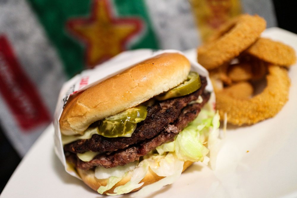 CARL’S JR Updated May 2024 29 Photos & 55 Reviews 3897 Sonoma Blvd, Vallejo, California