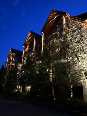 Moose Hotel & Suites by null