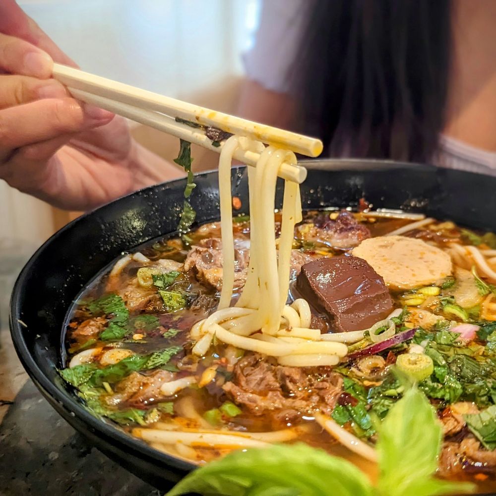 Que Ling Restaurant - Bun bo hue - Vietnamese Near Me - Toronto, Ontario Que Ling Restaurant - Bun bo hue - Vietnamese Near Me - Toronto, Ontario