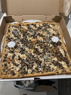 Williamsburg Pizza by null