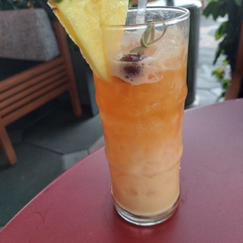 M.Bird Rooftop Restaurant & Lounge - La Segunda - Cocktail Bars Near Me - Tampa, Florida M.Bird Rooftop Restaurant & Lounge - La Segunda - Cocktail Bars Near Me - Tampa, Florida