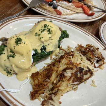 Homeskillet - The egg #10. Shroom Benedict and #27. Seasonal Berries Hotcakes - Breakfast & Brunch Near Me - Alameda, California Homeskillet - The egg #10. Shroom Benedict and #27. Seasonal Berries Hotcakes - Breakfast & Brunch Near Me - Alameda, California