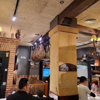 Dine at Gandarias Jatetxea