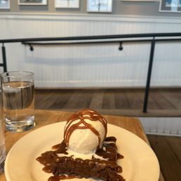 Brownie a la mode Brownie a la mode