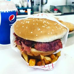 Santa Queen Drive Inn - Long live small-town burger joints!