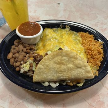 Pantry Restaurant - Combination Plate with green chile - Breakfast & Brunch Near Me - Santa Fe, New Mexico Pantry Restaurant - Combination Plate with green chile - Breakfast & Brunch Near Me - Santa Fe, New Mexico