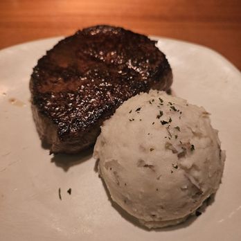 Outback Steakhouse - 11oz sirloin $26.99 - Steakhouses Near Me - Henderson, Nevada