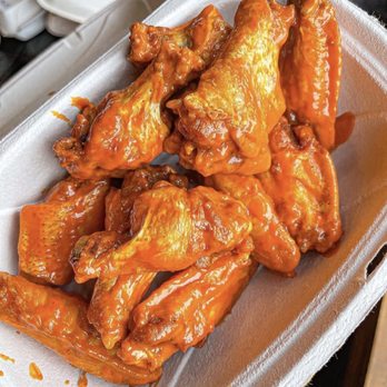 Sky's Pizza - chicken wings in a styrofoam container - Pizza Near Me - Snohomish, Washington Sky's Pizza - chicken wings in a styrofoam container - Pizza Near Me - Snohomish, Washington