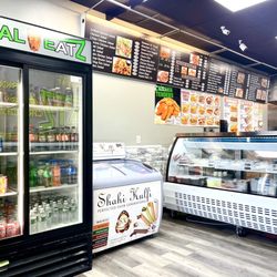 Halal Eatz - Bright clean interior