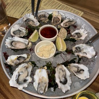 Monarch Ocean Pub - Oysters - Gastropubs Near Me - Del Mar, California