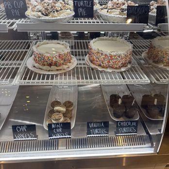 Abbott's Frozen Custard - Cake case - Ice Cream & Frozen Yogurt Near Me - Sumterville, Florida Abbott's Frozen Custard - Cake case - Ice Cream & Frozen Yogurt Near Me - Sumterville, Florida