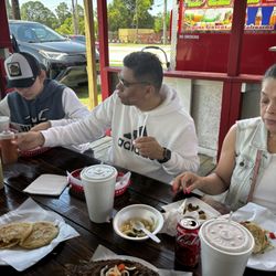 Javi’s Tacos Y Mas - Javi's Tacos y Más