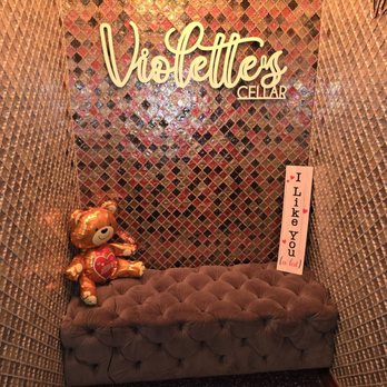 Violette’s - A little area where you can take pictures while you wait for your seat. - Breakfast & Brunch Near Me - Staten Island, New York Violette’s - A little area where you can take pictures while you wait for your seat. - Breakfast & Brunch Near Me - Staten Island, New York
