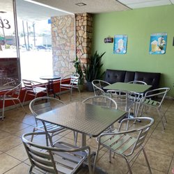 El Cielo Bakery - interior seating area