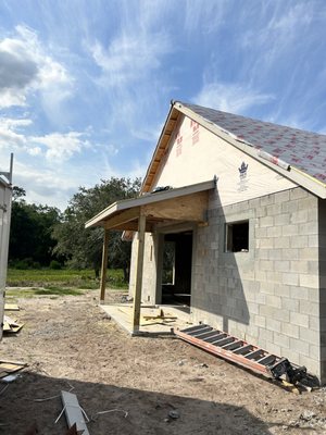 Platinum Roofing & Exterior Logo