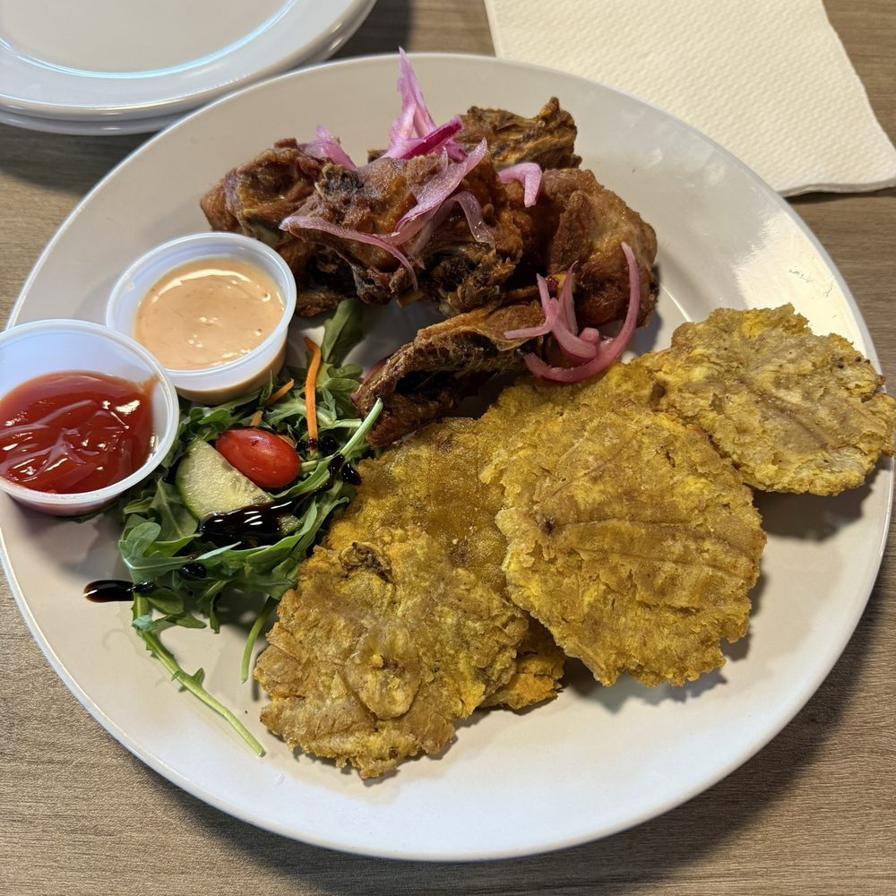 Mesa Latina - Chicharrones de pollo y tostones - Puerto Rican Near Me - Zephyrhills, Florida Mesa Latina - Chicharrones de pollo y tostones - Puerto Rican Near Me - Zephyrhills, Florida
