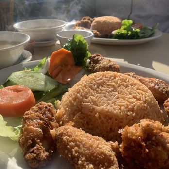 Pho Nguyen - Fried chicken wings with red rice instead of white - Vietnamese Near Me - Milpitas, California