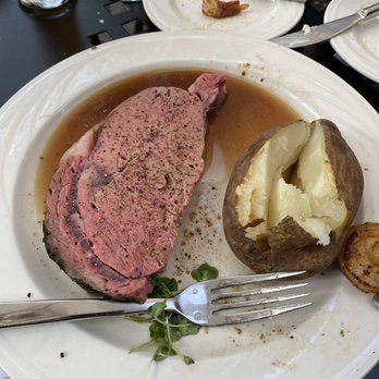 Lancelot Restaurant - Prime rib - Steakhouses Near Me - Vail, Colorado