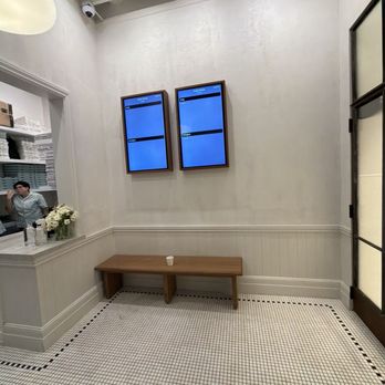 Goop Kitchen - Special entrance for order pick up check out the digital screen - Pizza Near Me - San Diego, California Goop Kitchen - Special entrance for order pick up check out the digital screen - Pizza Near Me - San Diego, California