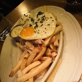 Au Cheval - Fries With Mornay Sauce, Garlic Aioli & Fried Farm Egg - Bars Near Me - Chicago, Illinois
