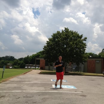 Shelby Golf Course - Front/parking lot - Golf Near Me - Nashville, Tennessee