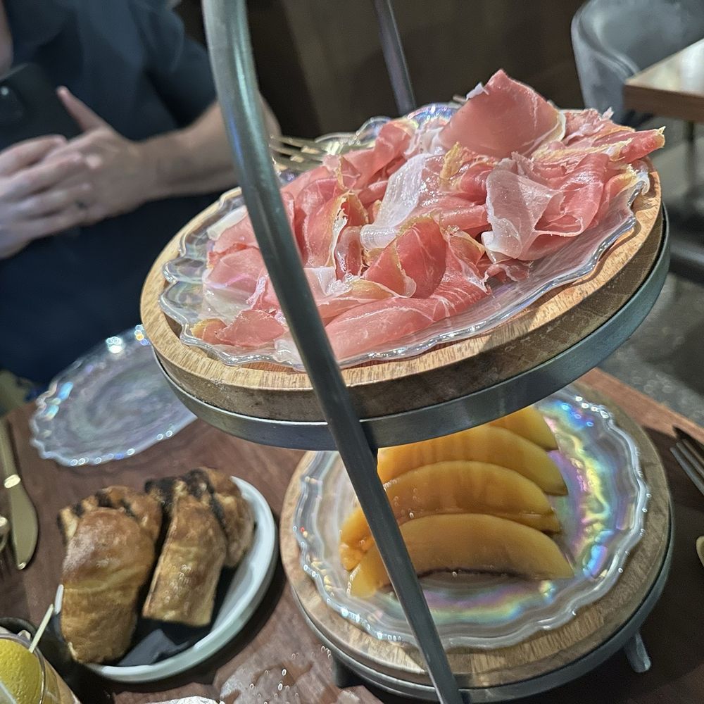 L'Ardente - Appetizer: prosciutto and melone with grilled bread. Loved this. - Italian Near Me - Washington, DC, District of Columbia