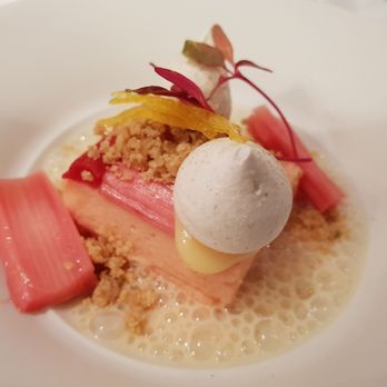 The Yorke Arms - Rhubarb crumble - Hotels Near Me - Harrogate, NYK